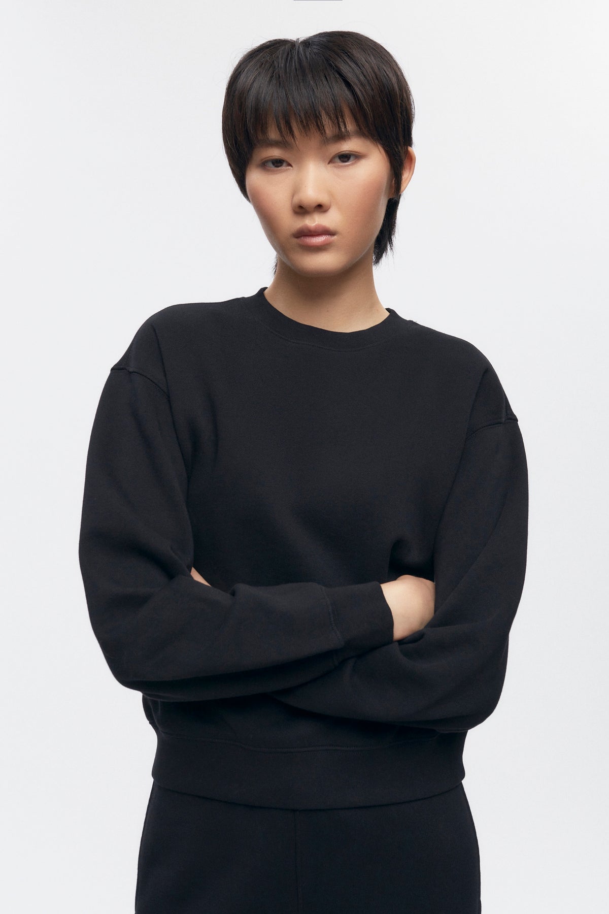 Sweatshirt essentiel pour femme en noir 