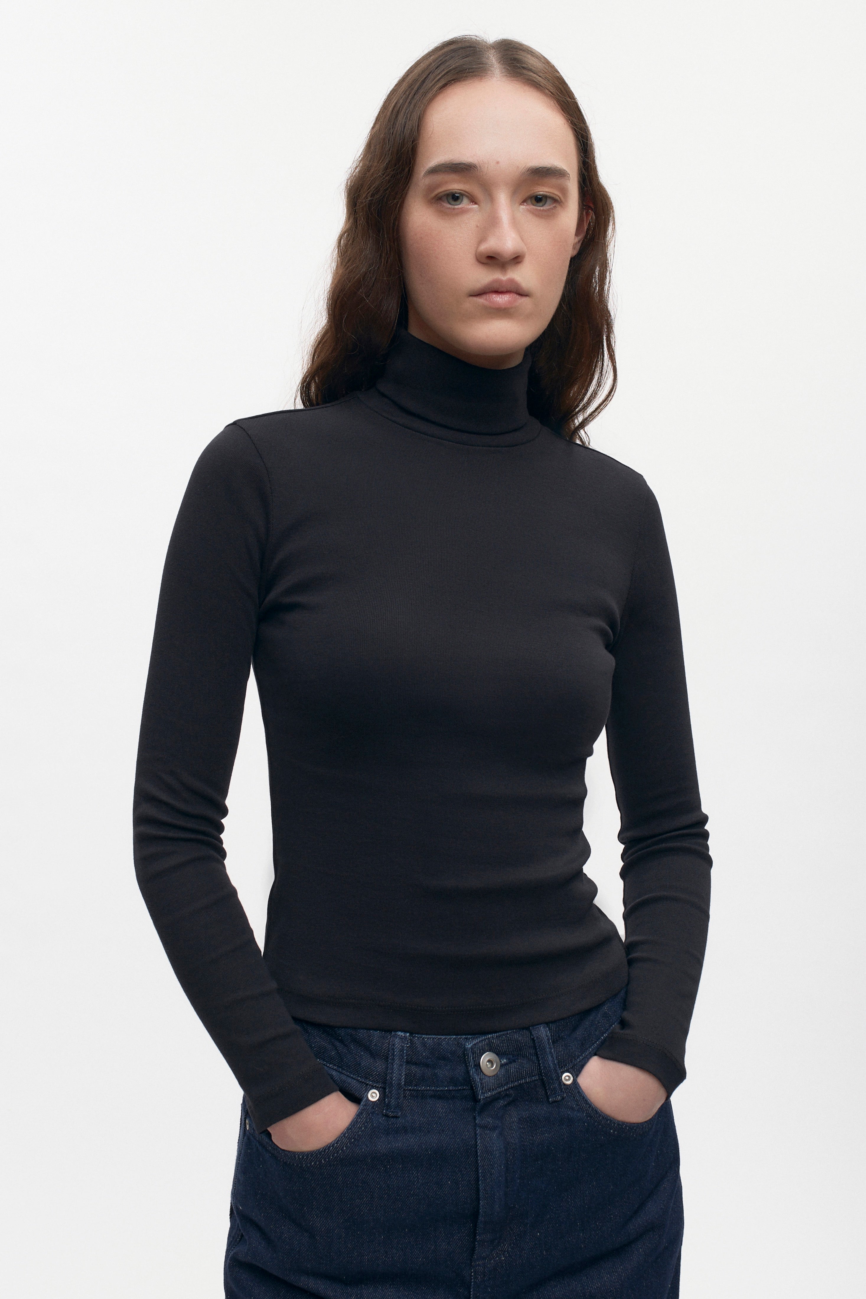 Women's Fitted Turtleneck in Black