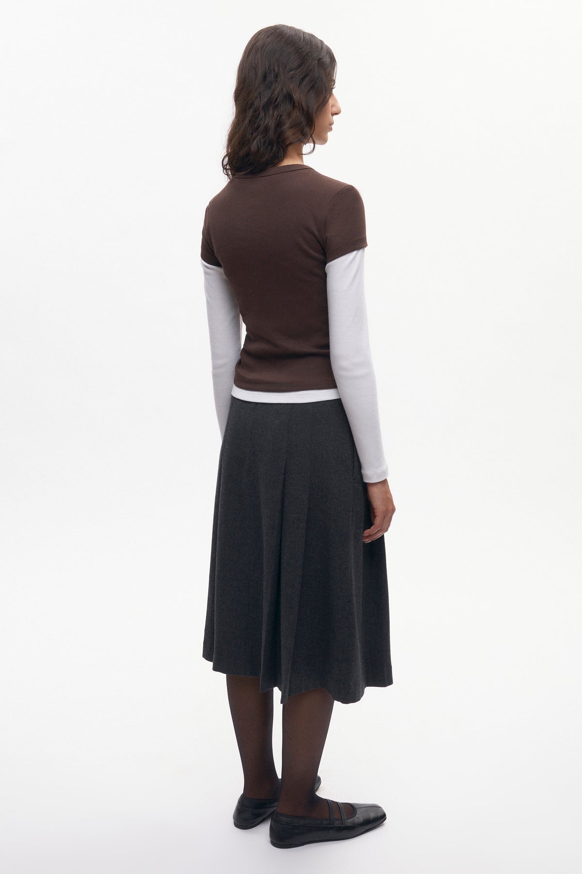 T-shirt à col en V haut pour femmes en graine de café