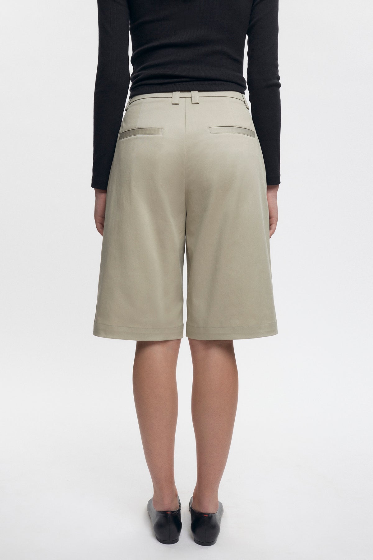 Women's Karnak Bermuda in Dune Grass