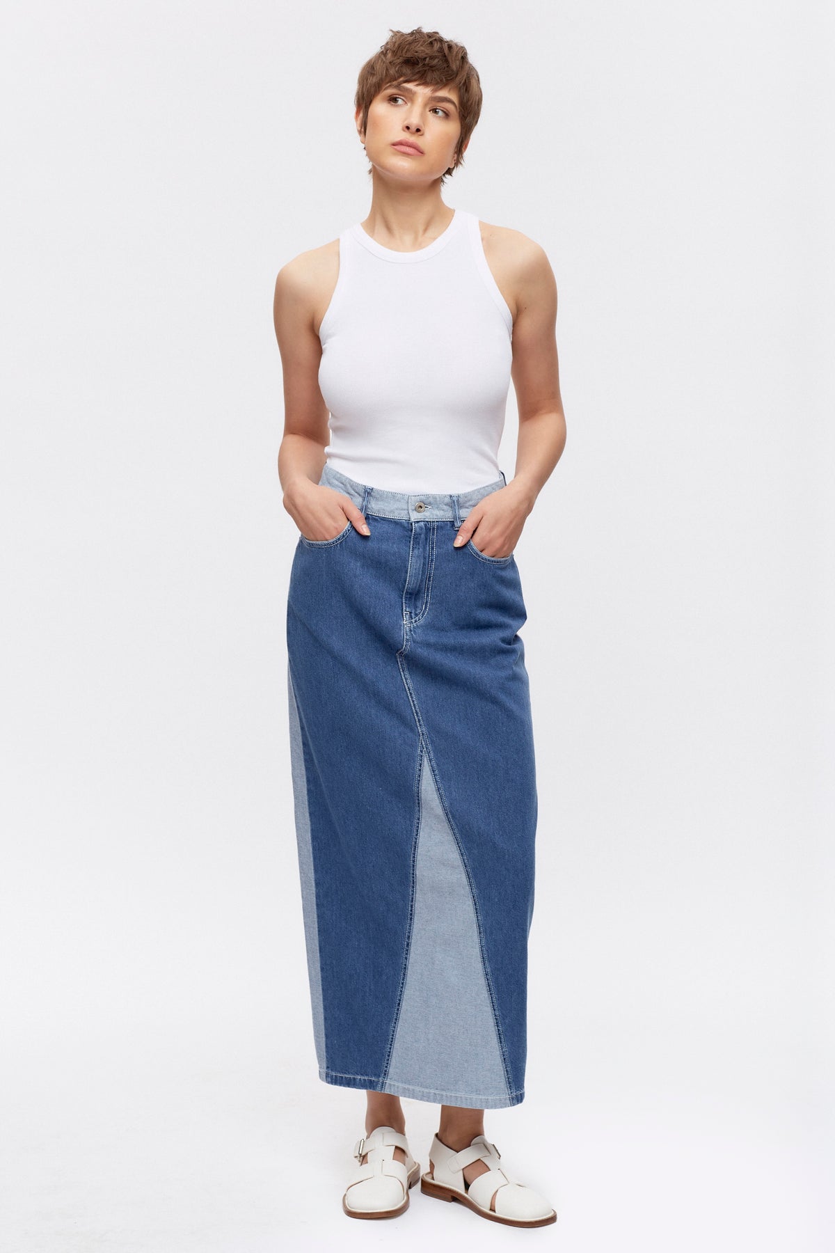 Chey is 5ft 9in, a regular size 25 and wearing a 25.