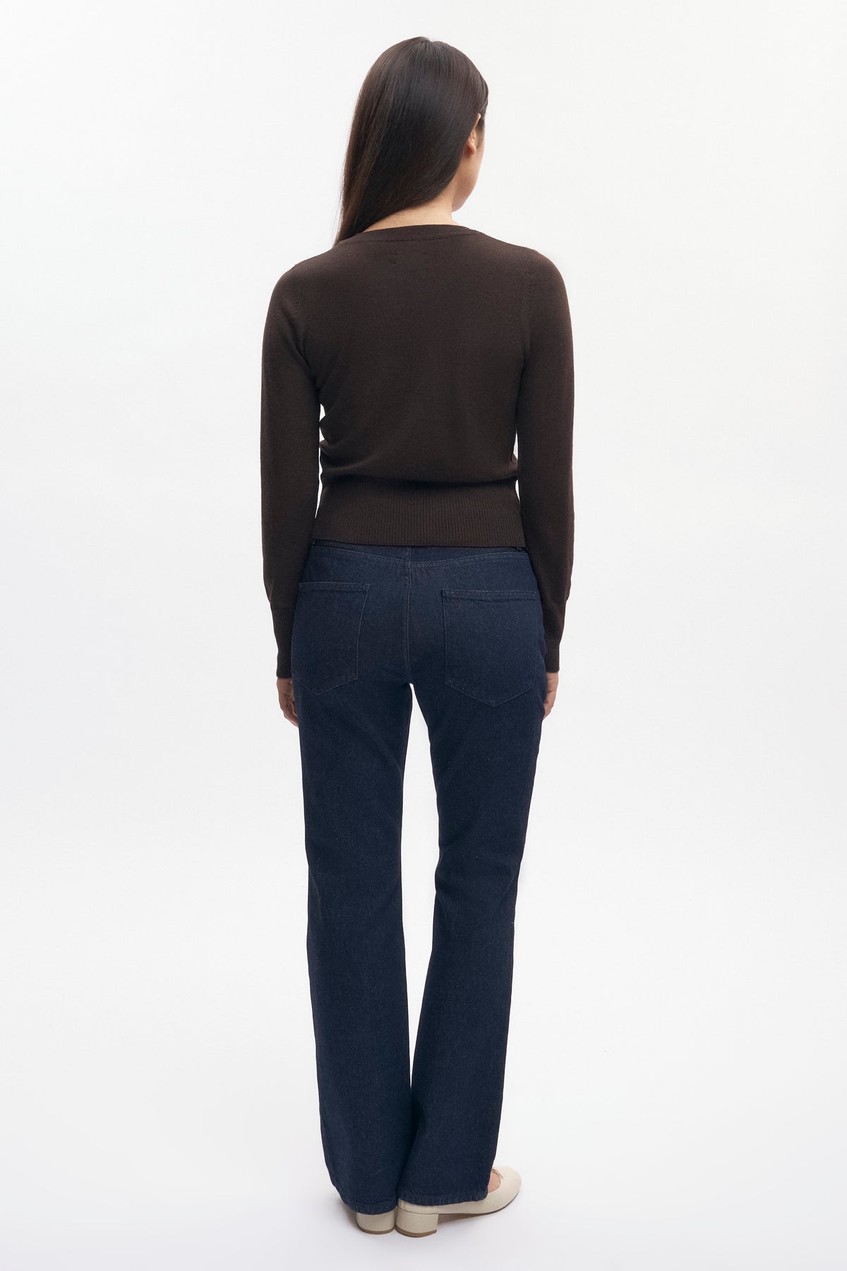 Women's Merino V-neck Sweater in Coffee Bean