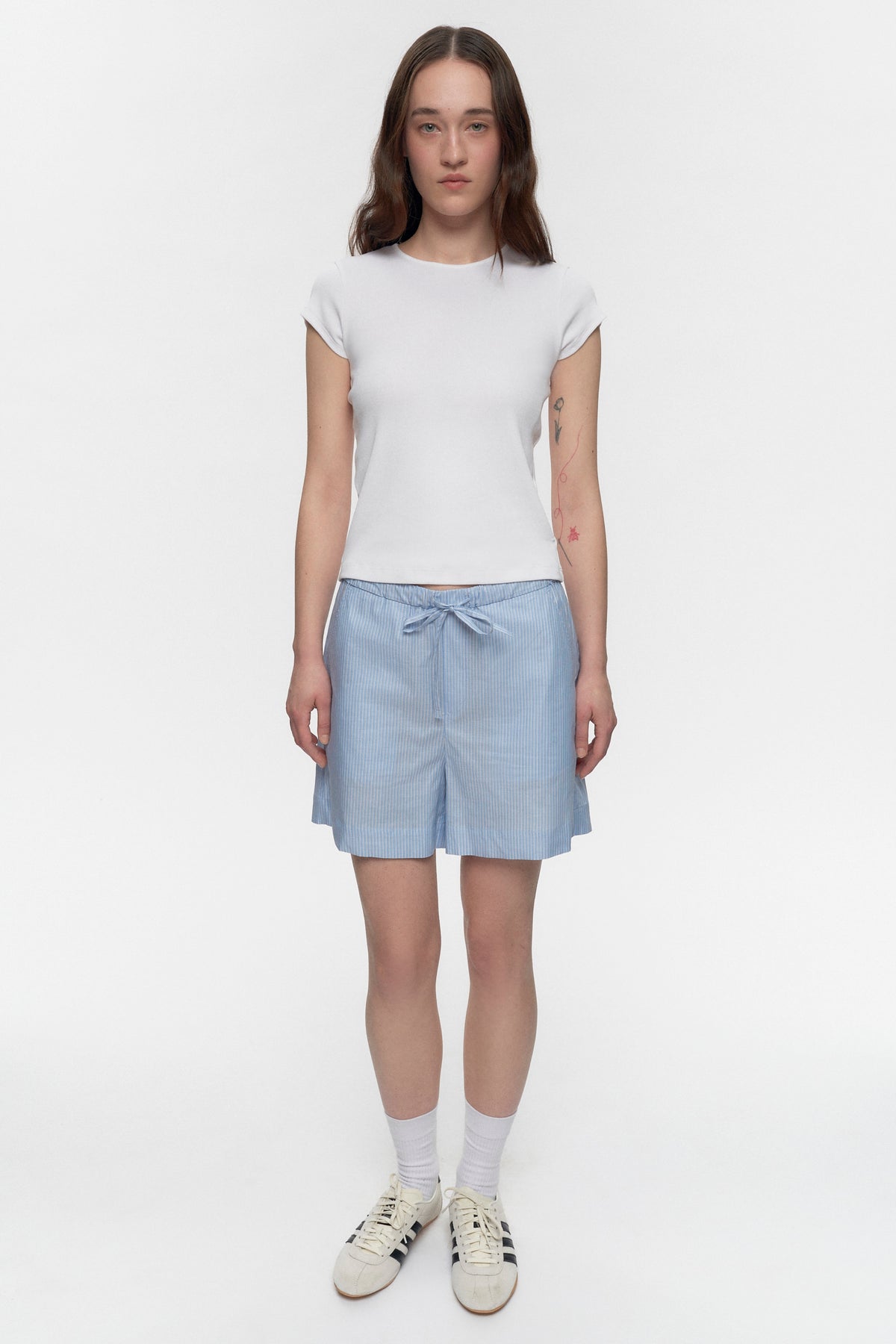 Short rayé Merire pour femme en rayures bleues