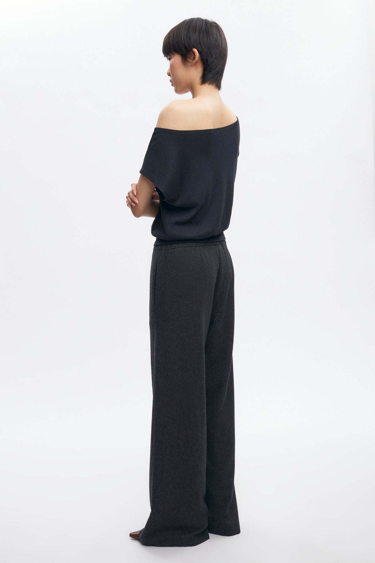 Women's Wool Pull on Pant in Charcoal
