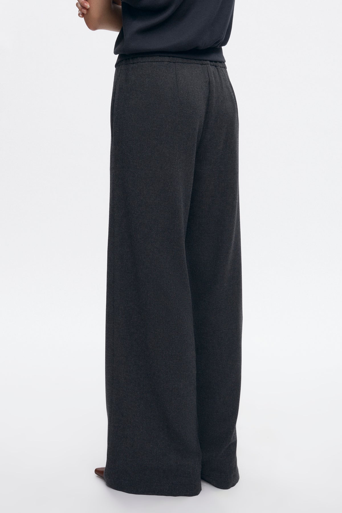Women's Wool Pull on Pant in Charcoal