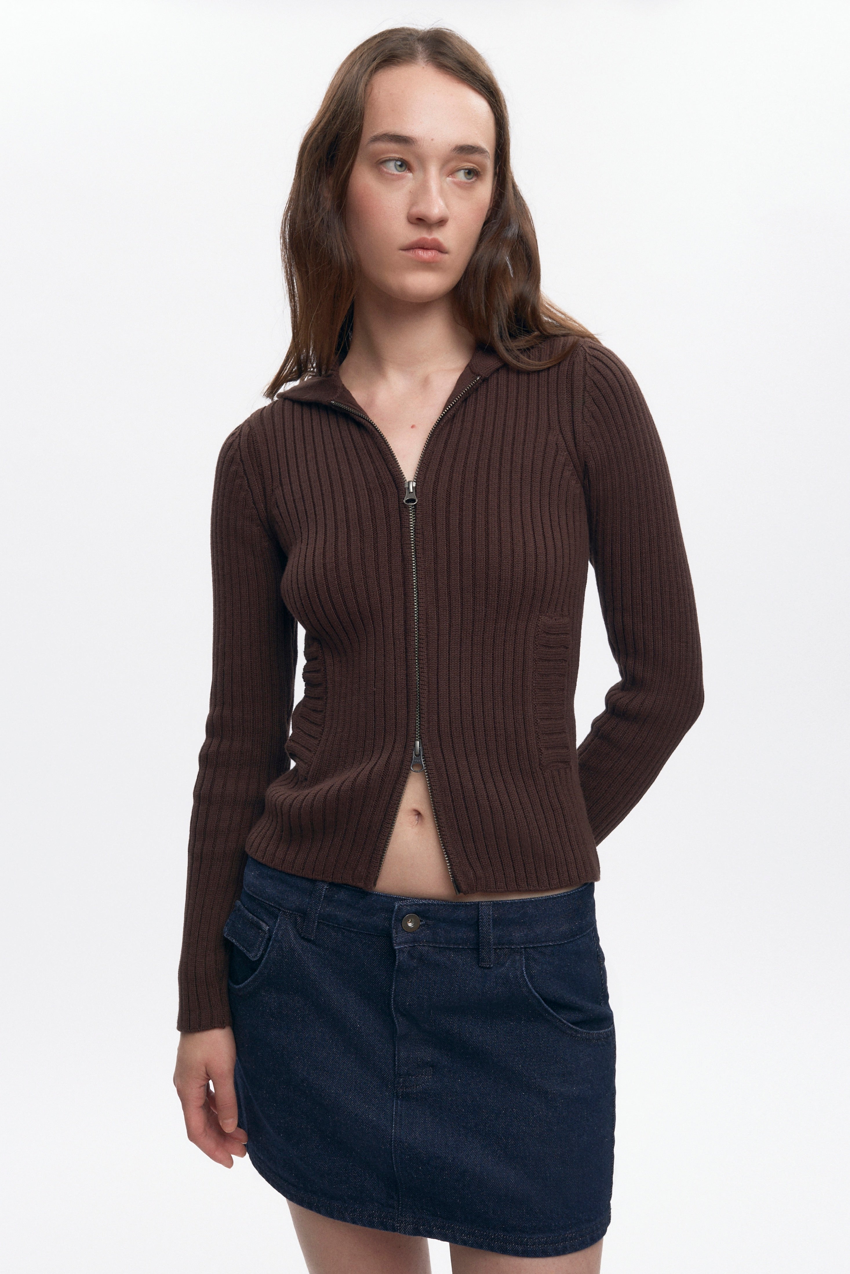 Sweat à capuche zippé côtelé pour femme en graine de café
