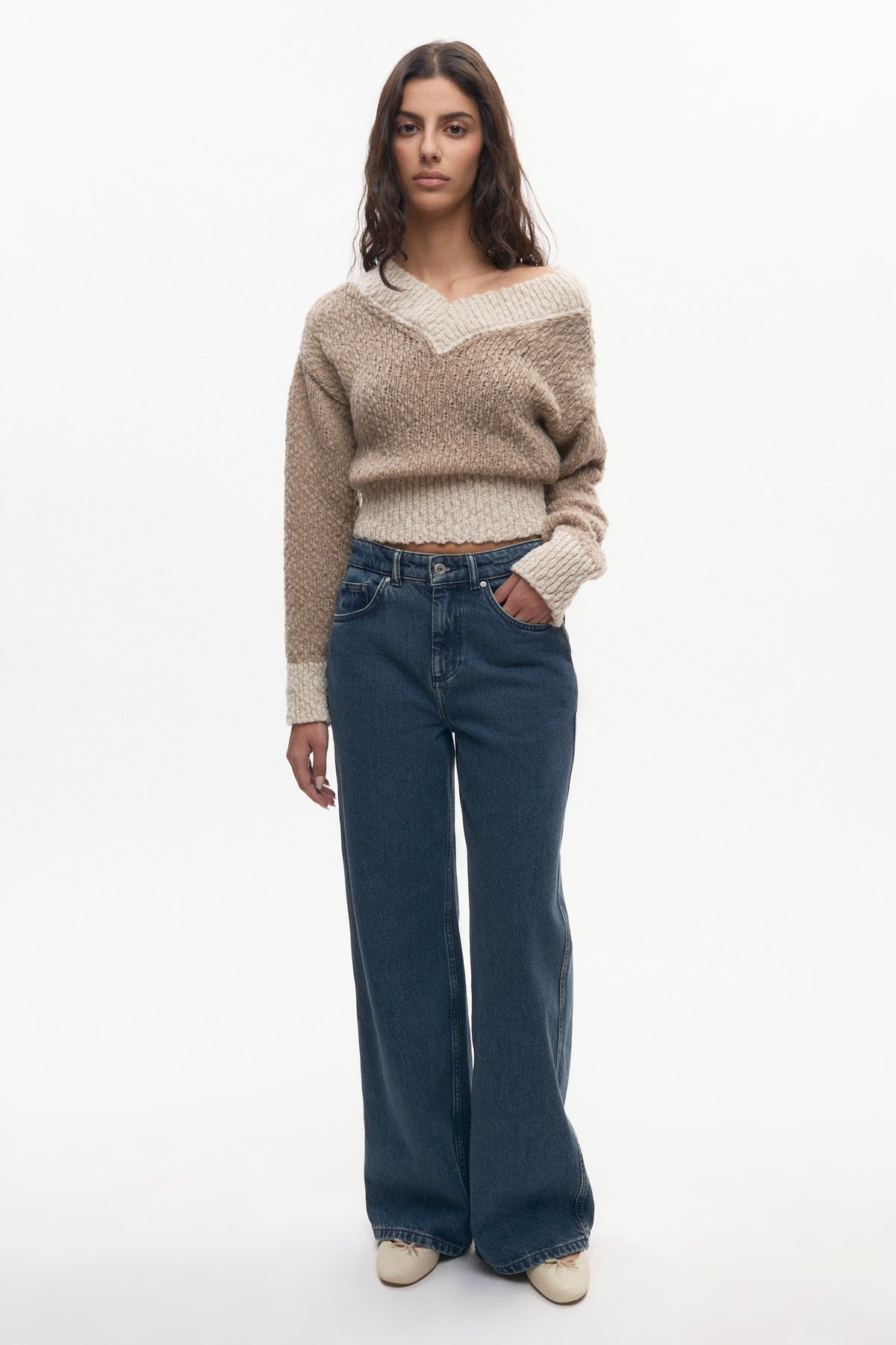 Women's Sia V-neck Sweater in Dove/Marshmallow