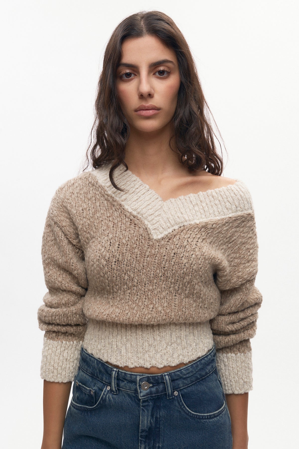 Women's Sia V-neck Sweater in Dove/Marshmallow