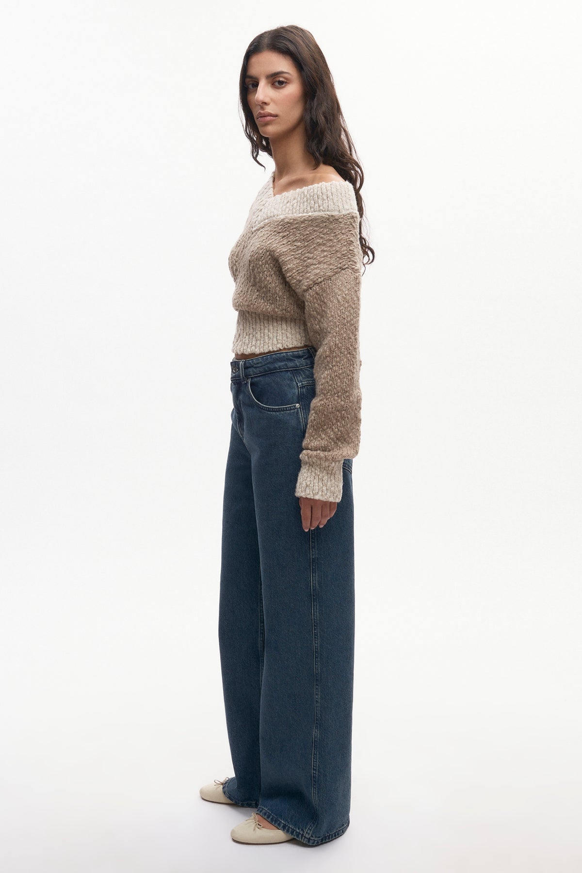 Women's Sia V-neck Sweater in Dove/Marshmallow