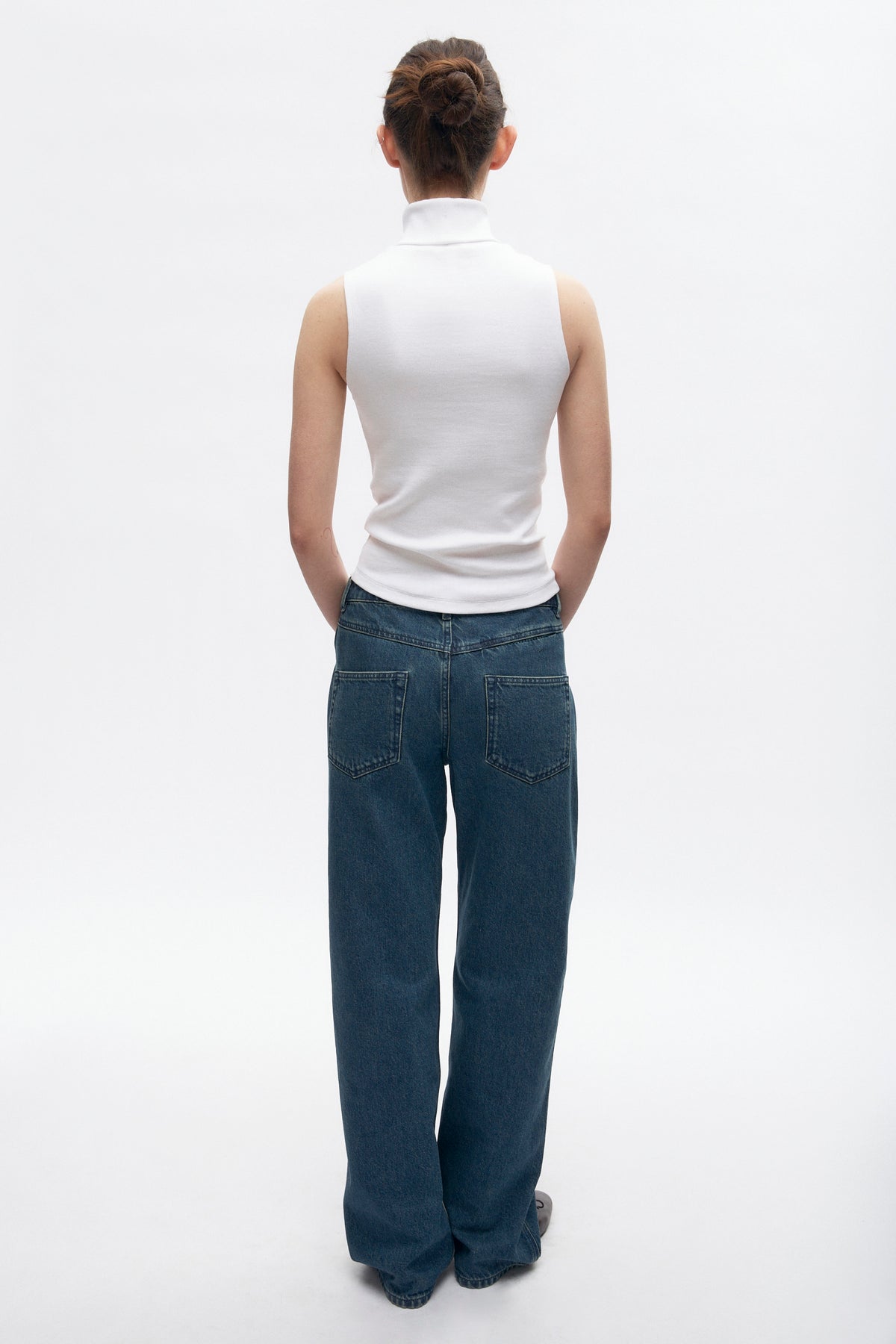 Women's Sleeveless Turtleneck in White