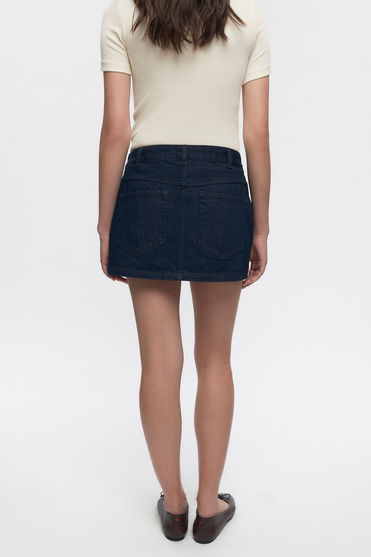 Mini denim utilitaire pour femmes en raw