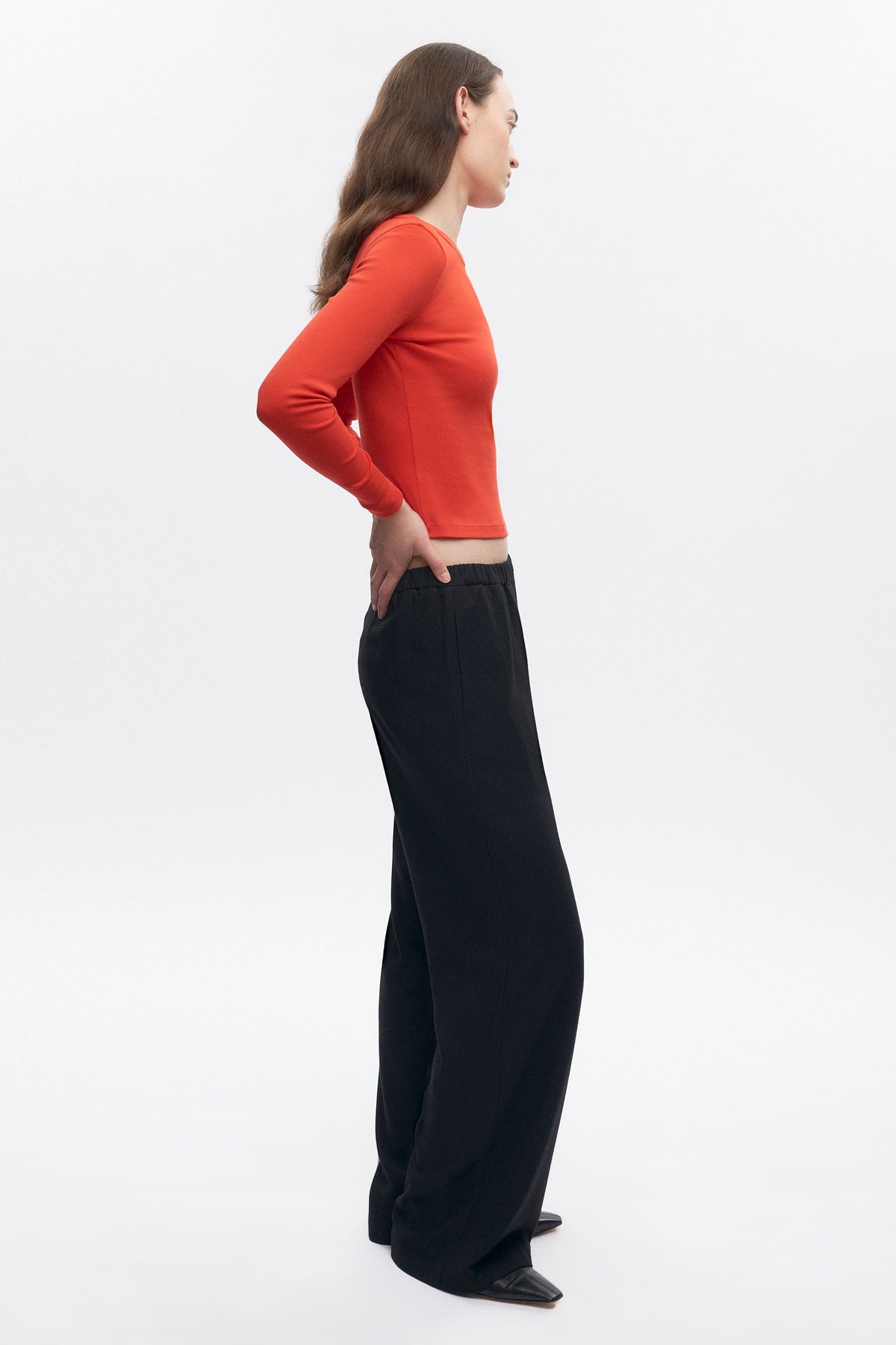 Pantalon en laine pour femme à enfiler en noir