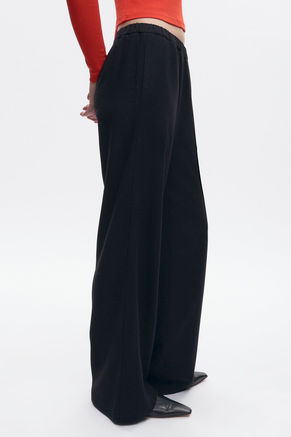 Pantalon en laine pour femme à enfiler en noir