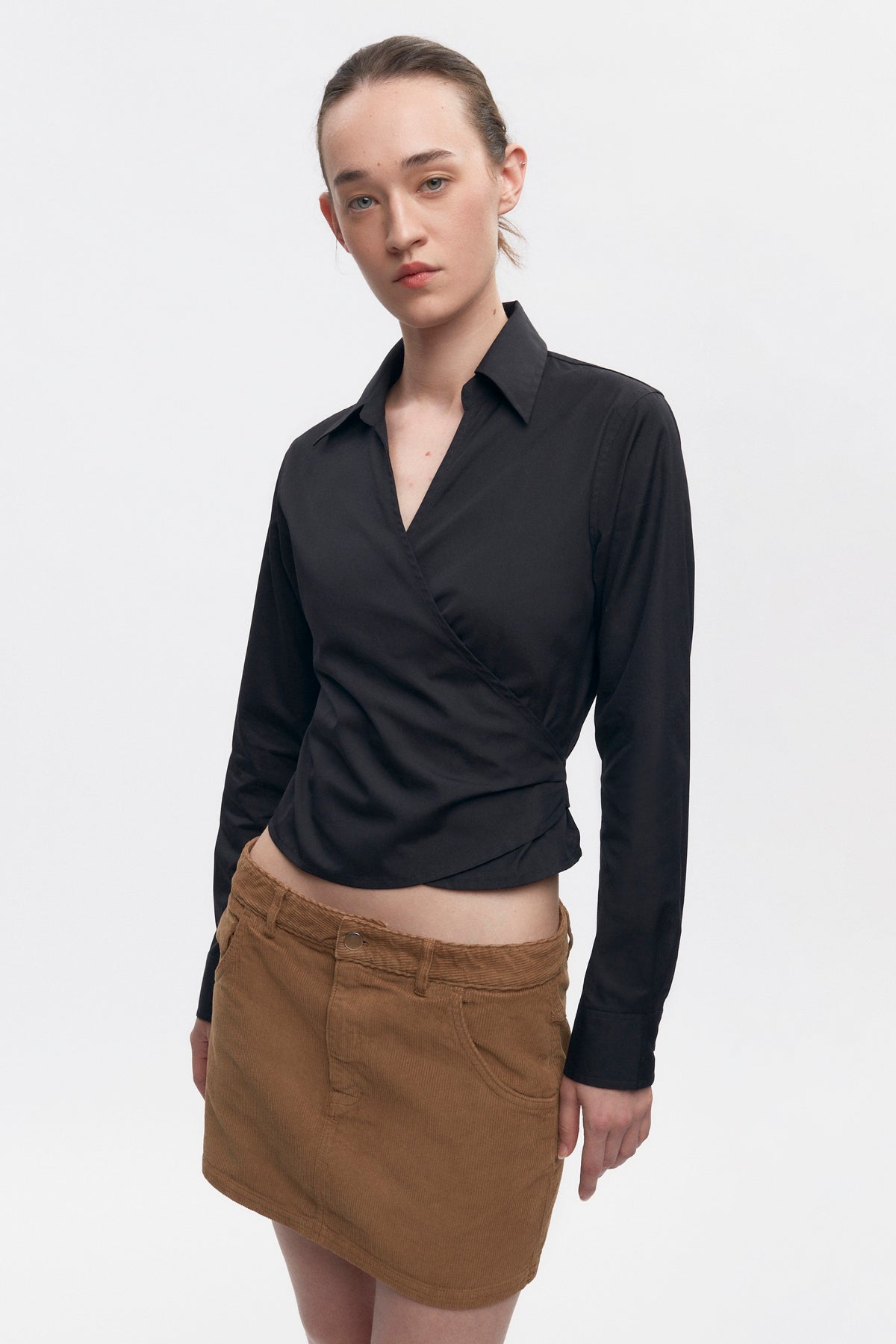 Chemise cache-cœur pour femme en noir
