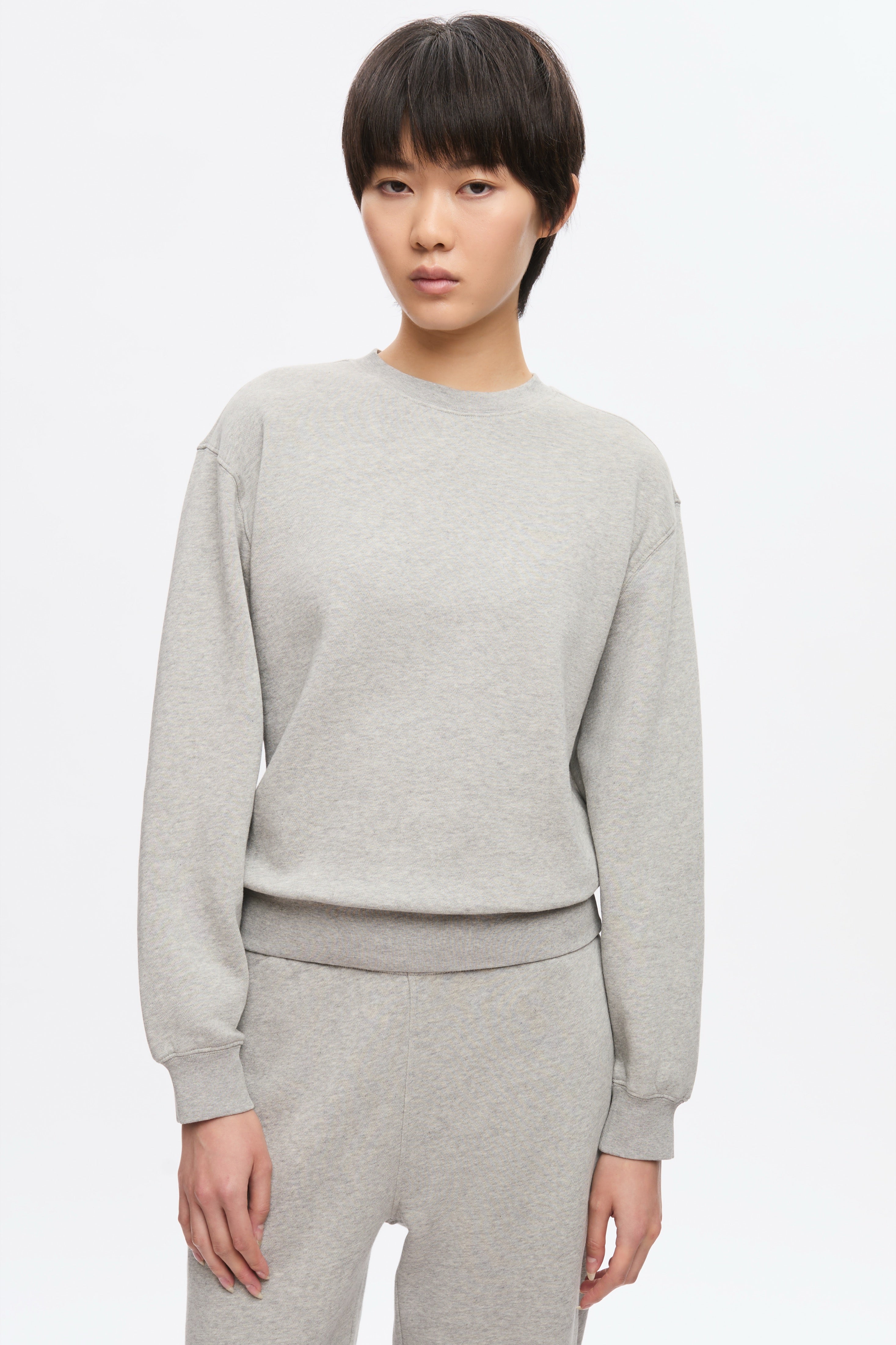 Women's Essential Sweatshirt in Heather Grey