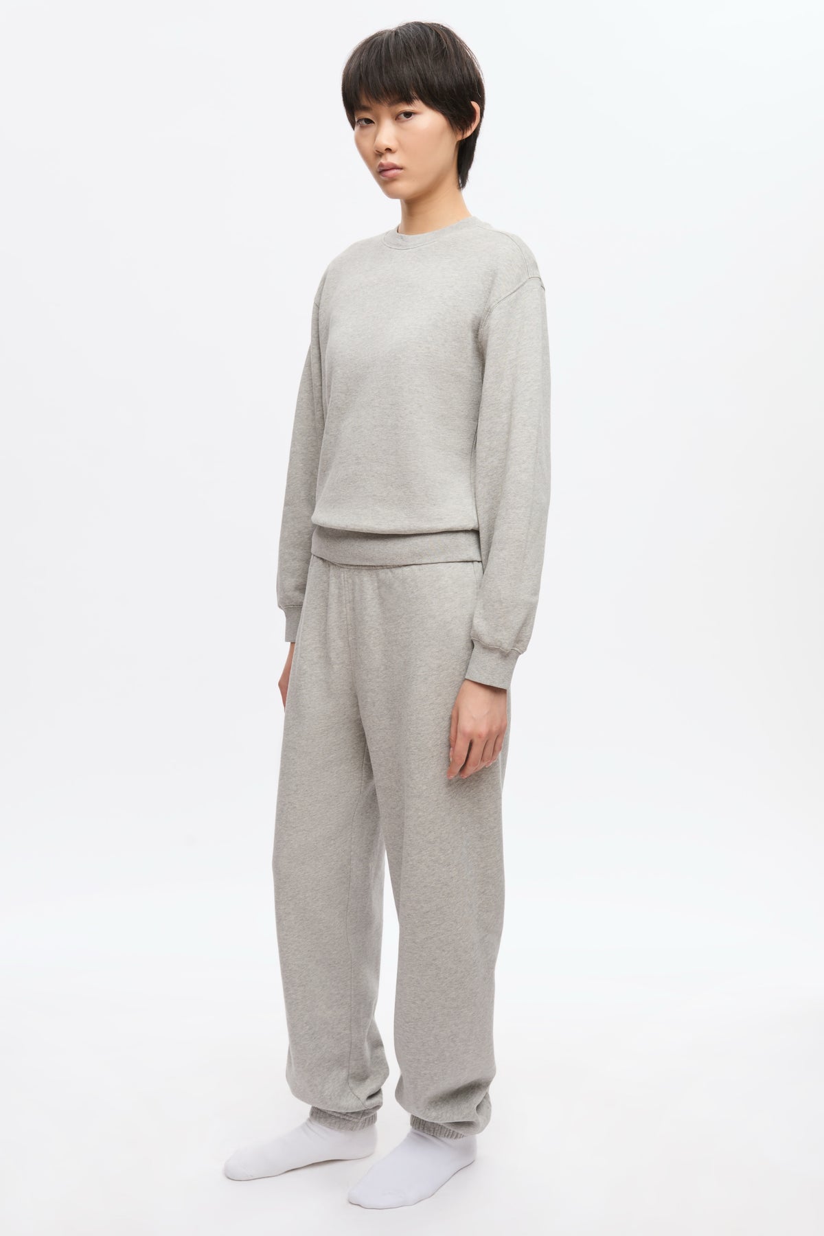 Women's Essential Sweatshirt in Heather Grey