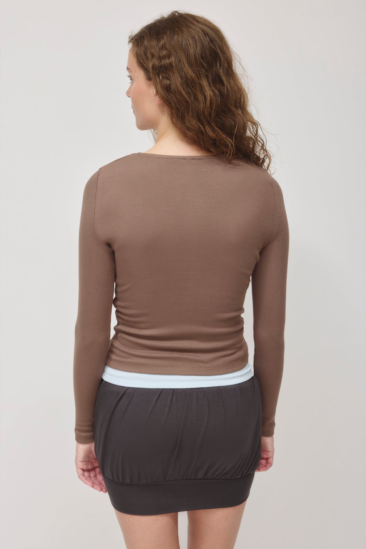 Cardigan à col ras du cou pour femmes en écorce